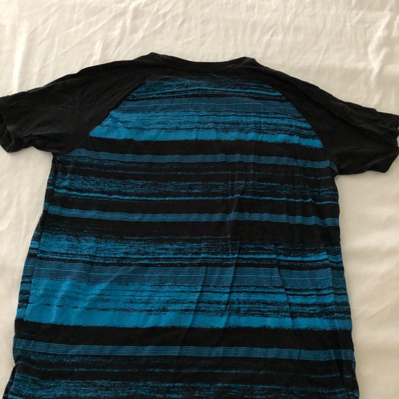SOLD Hurley t shirt - Picture 3 of 3